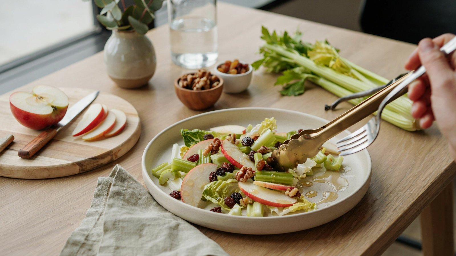 Best Ensalada de Apio y Manzana Near Me